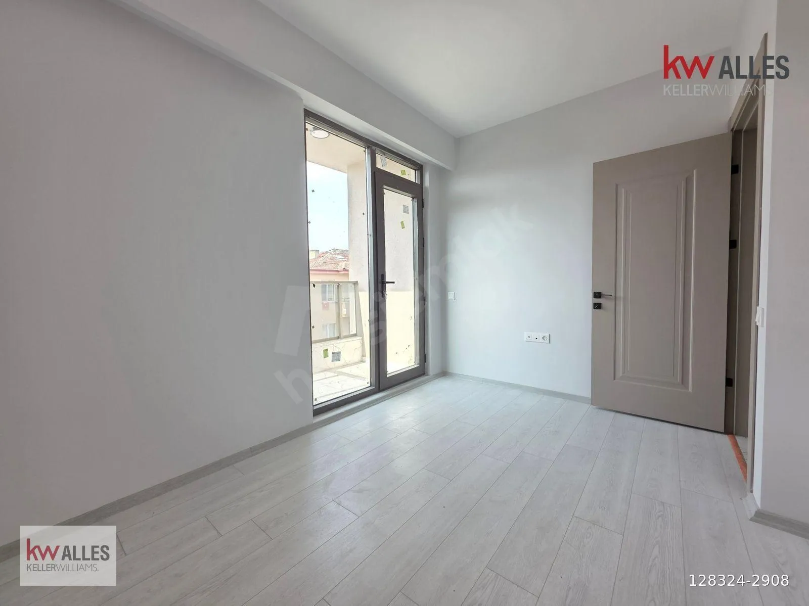 Balkon kapılı oda