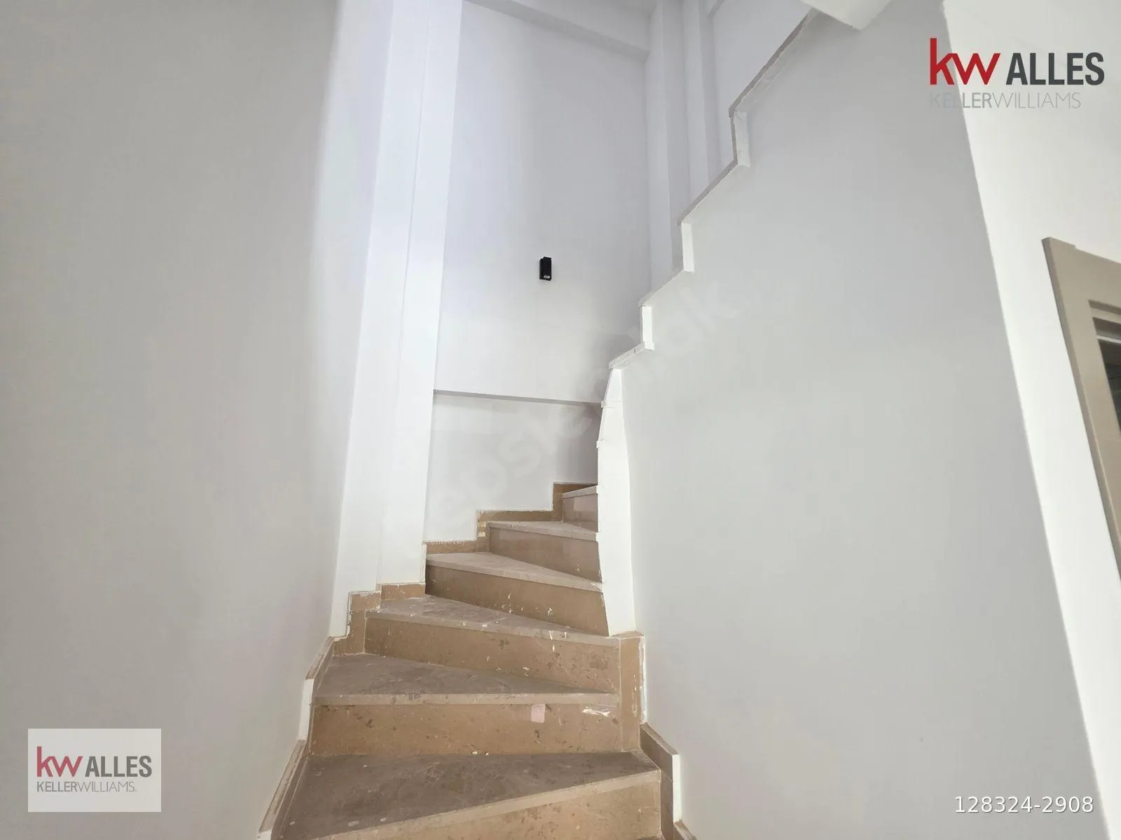 Dubleks daire kiralarken – sıfır dubleks dairenin iç merdiveni