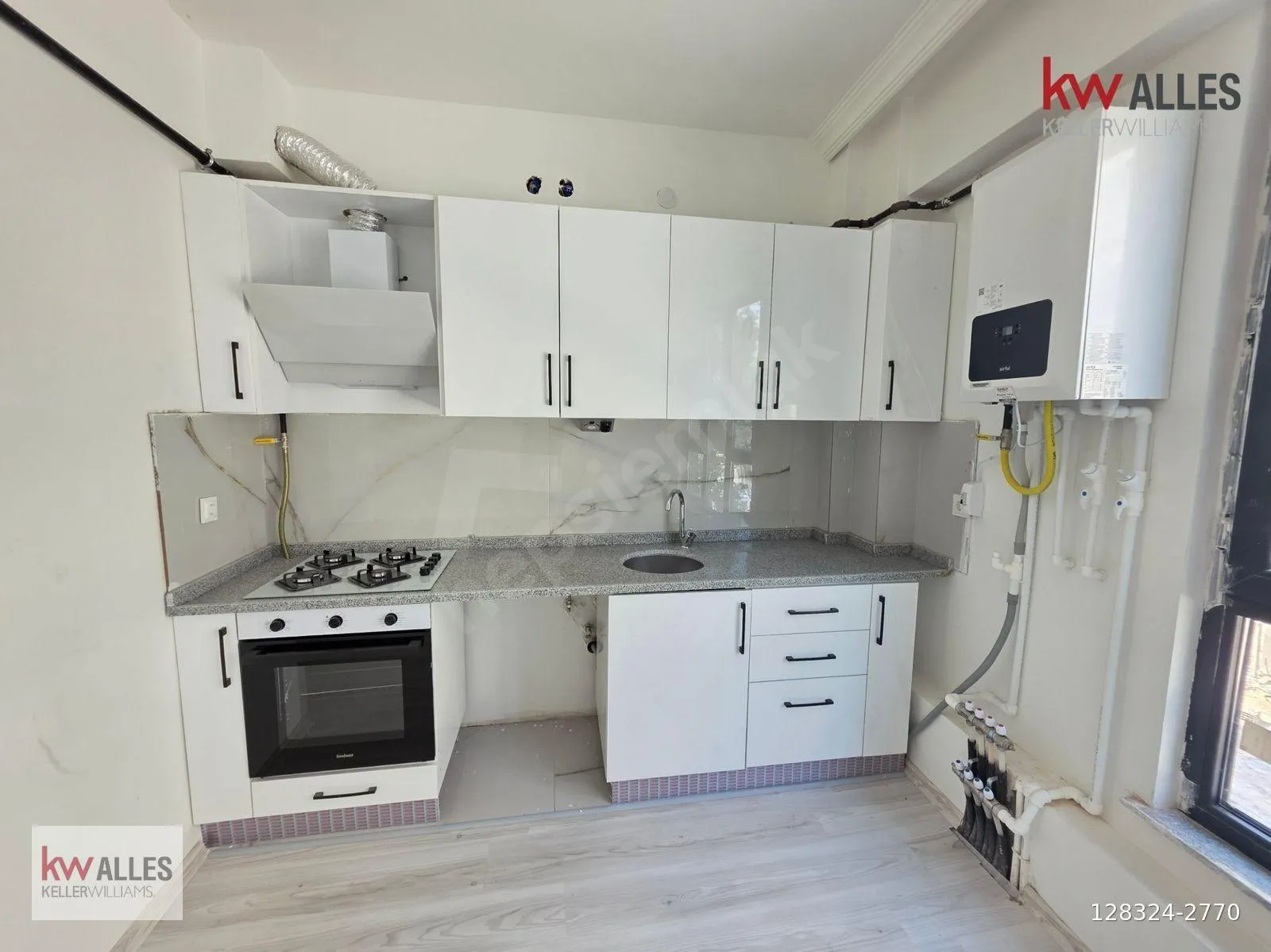 Eskişehir satılık 1+1 daire örneği – Esentepe'deki dairenin ankastre mutfağı