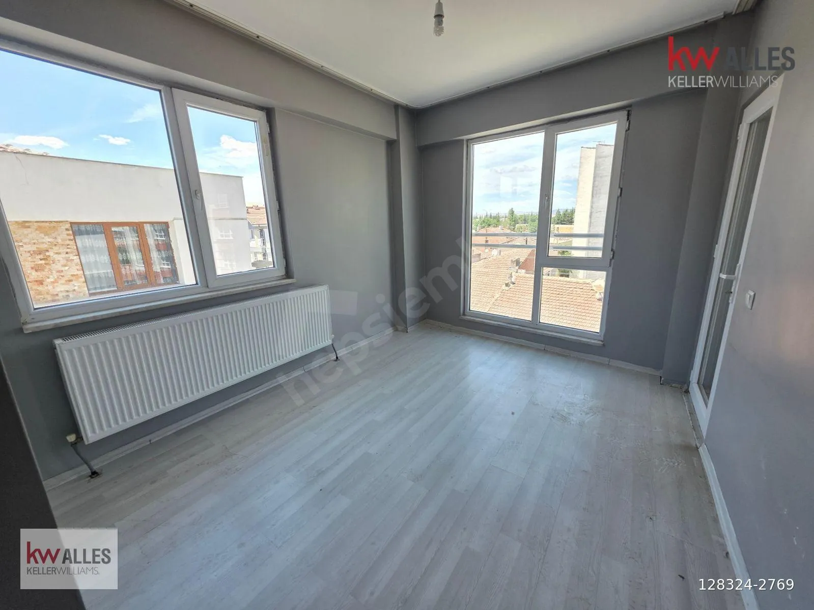 Eskişehir satılık 2+0 daire – dairenin pencereli odası