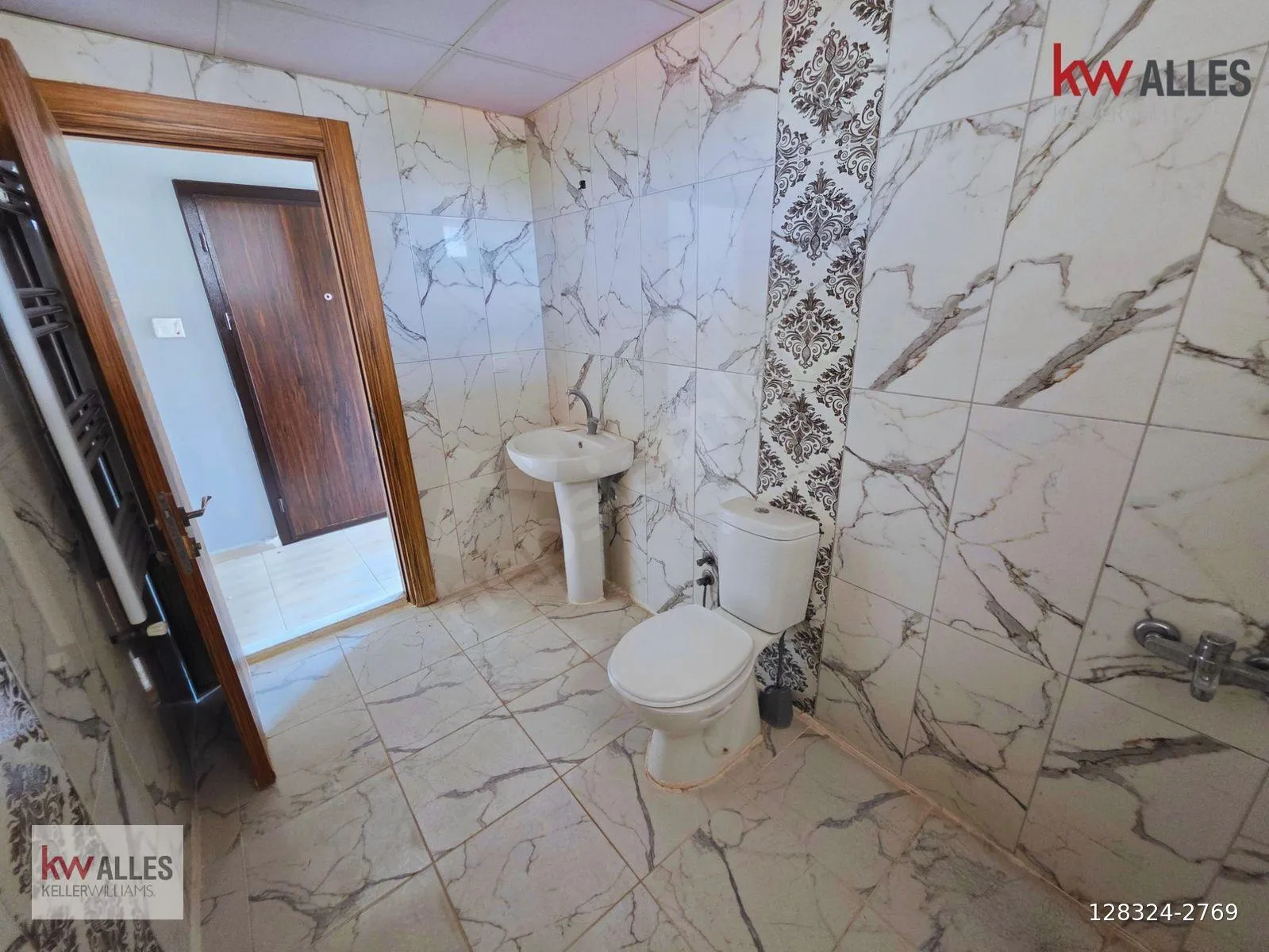 Banyonun lavabo bölümü